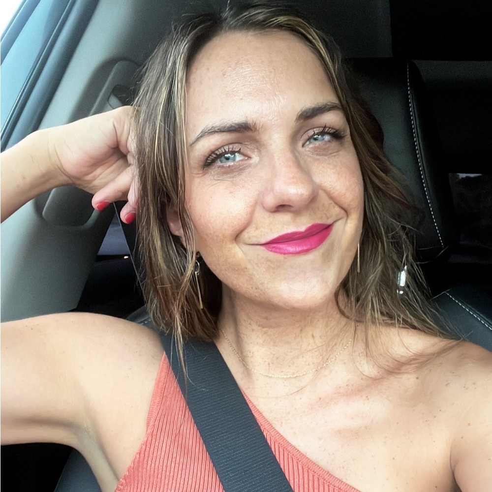 Meet your Posher, Alina